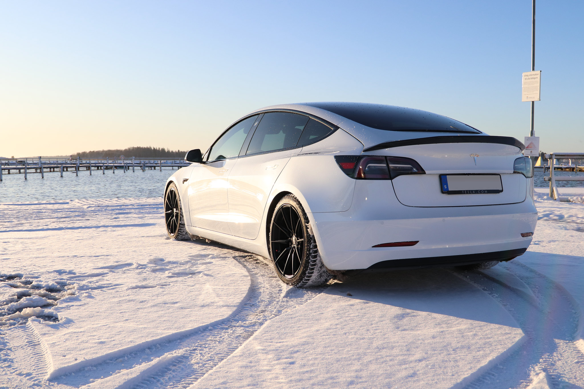 How Tesla Performs in Winter Driving? (Snow & Ice) Rechargd