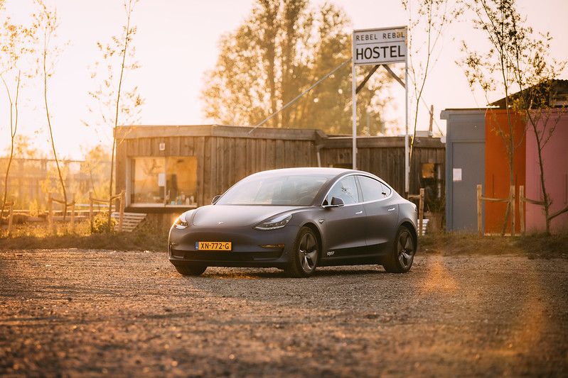 Tesla-model-3-Voys