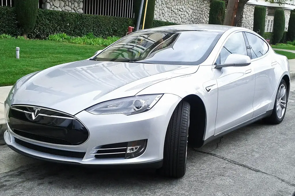 Silver-Tesla-Model-S