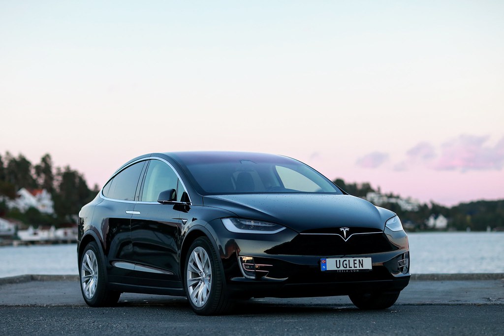 Tesla Model X 75D