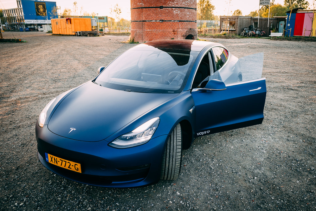 Tesla model 3 - Voys