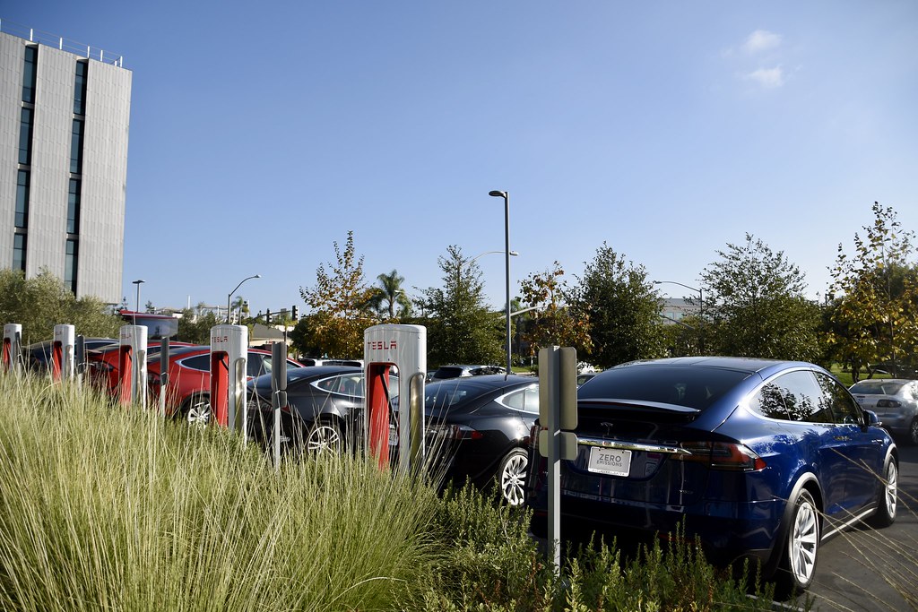 Teslas Charging