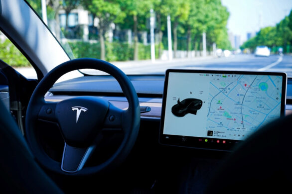 Does Tesla Model 3 Navigation Show Traffic?